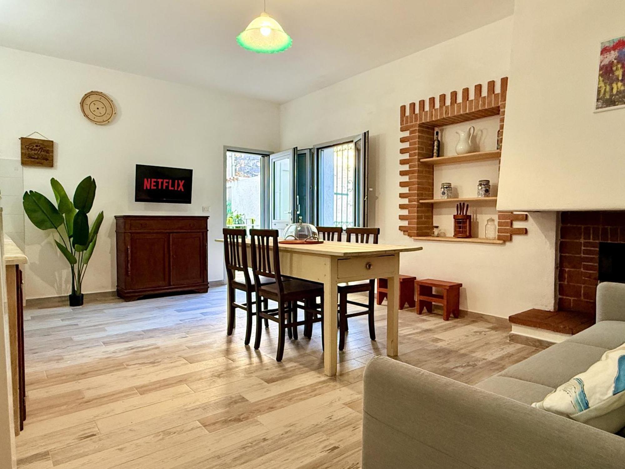 Dommos - Domosola Apartment Орозеи Экстерьер фото
